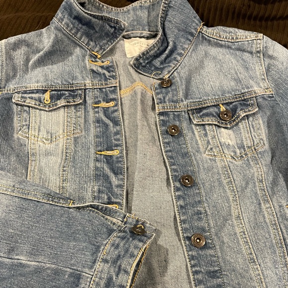 Women’s Jean Jacket - Picture 1 of 3
